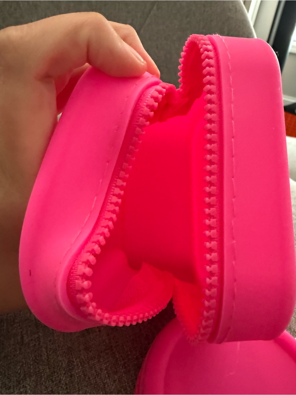 Bright Hot Pink jelly Travel Case Set - Picture 2 of 2